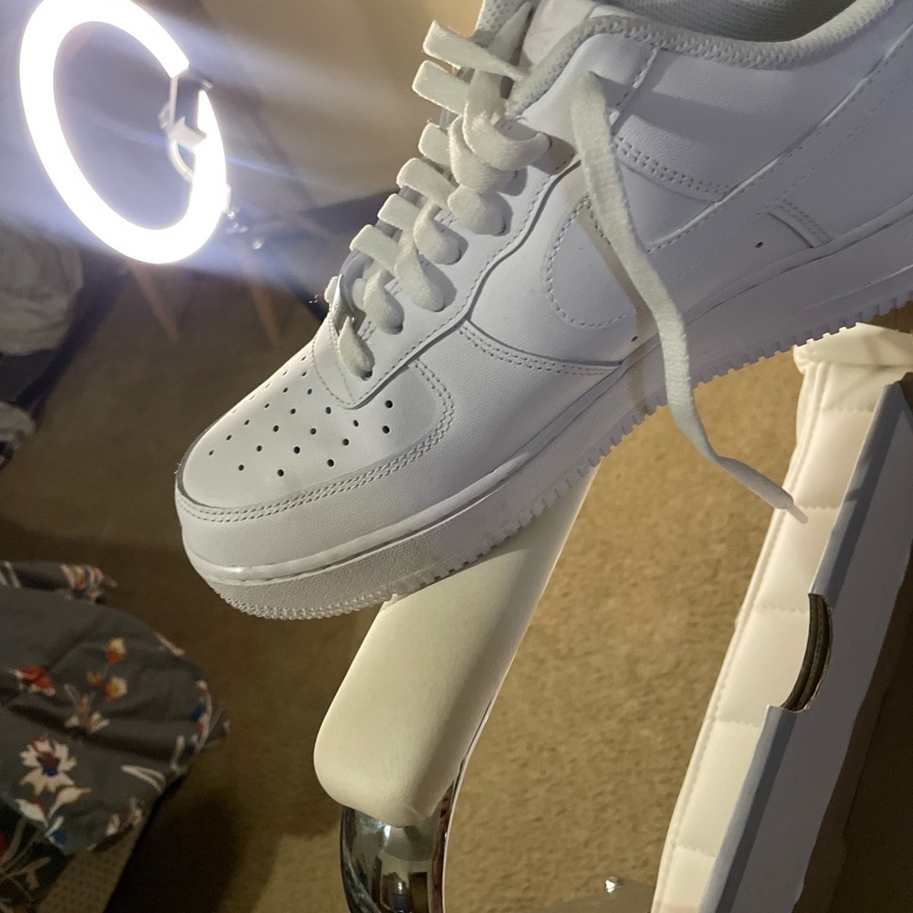 AIR FORCES - Picture 3 of 7